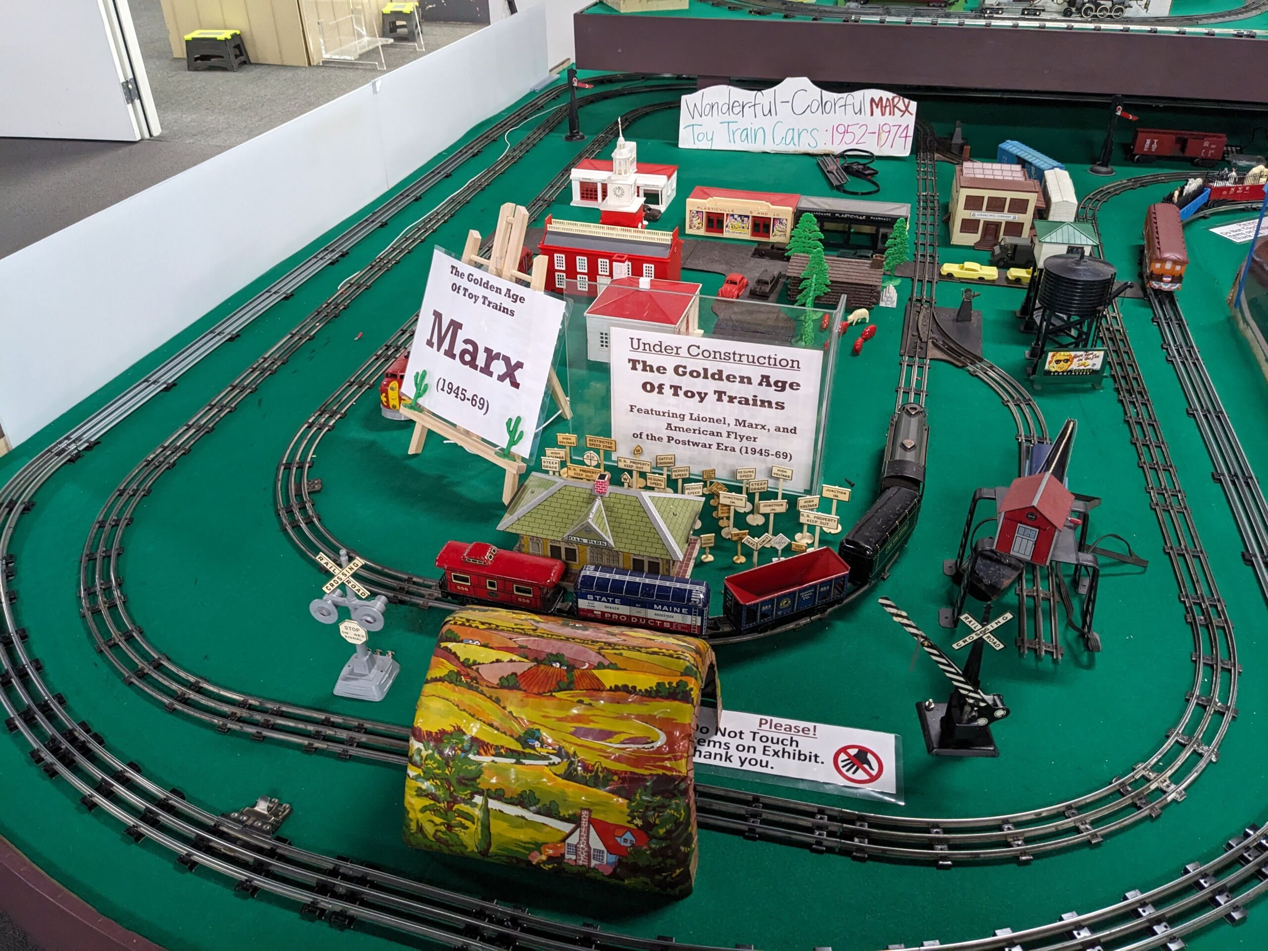 Atlas Railroad Sales Shop -Atlas Railroad Sales Shop PXL 20240329 184237708 scaled 1